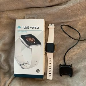 Fitbit Versa Lite